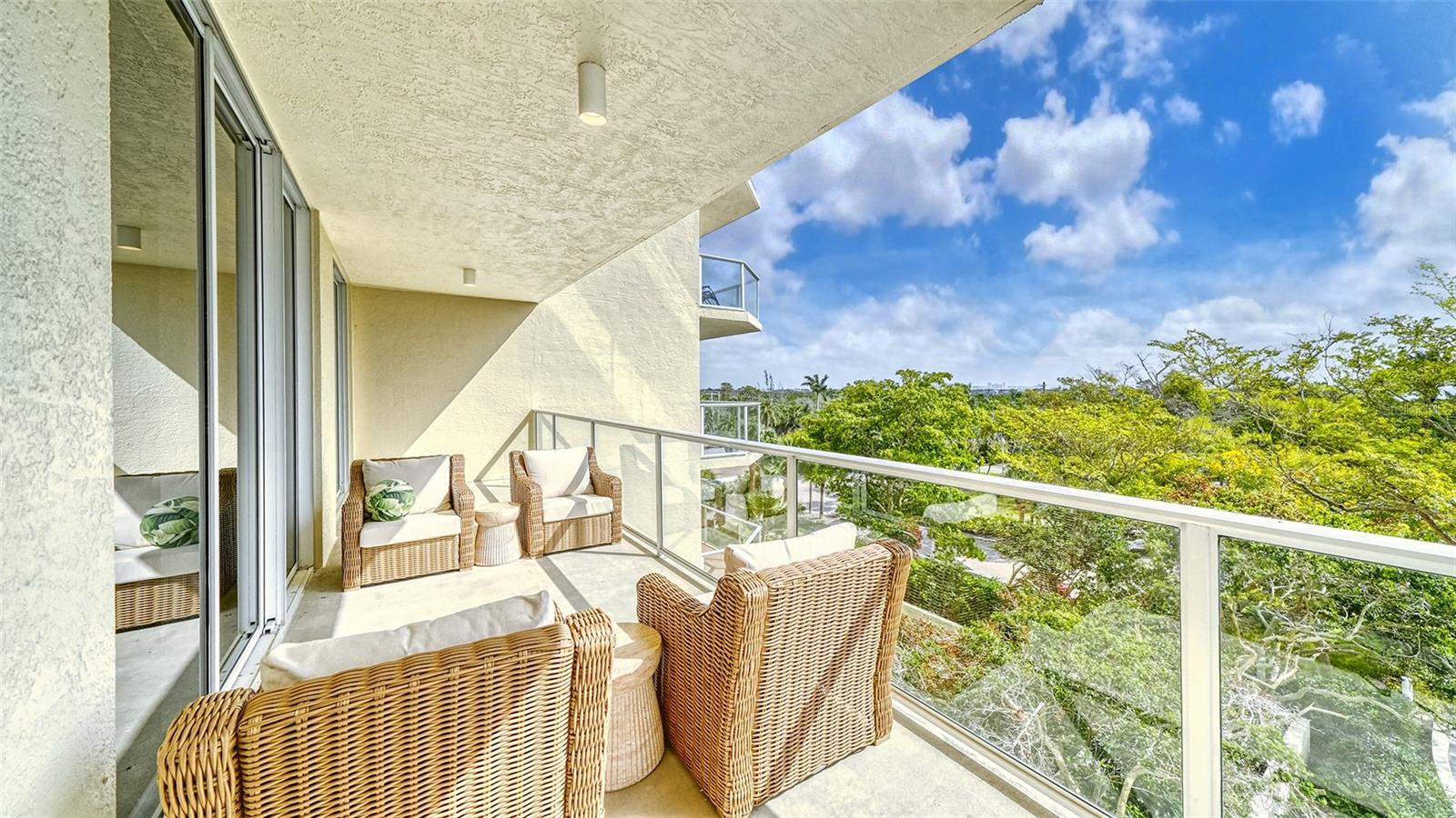 Image 11 of 54 For 1800 Benjamin Franklin Drive B308