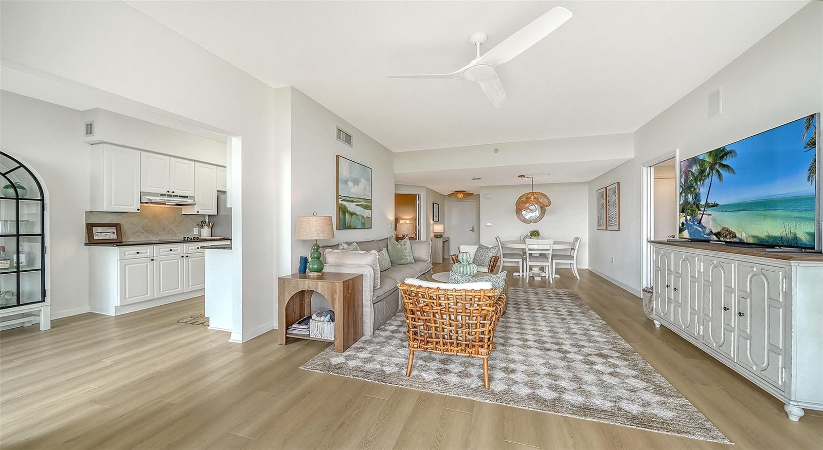 Image 15 of 54 For 1800 Benjamin Franklin Drive B308