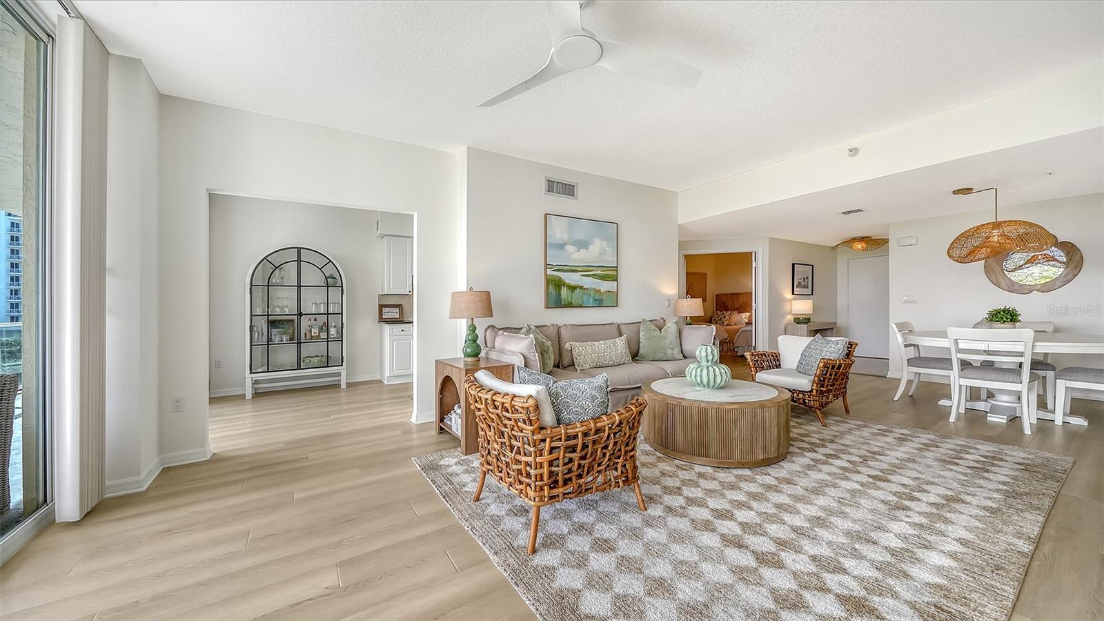 Image 17 of 54 For 1800 Benjamin Franklin Drive B308