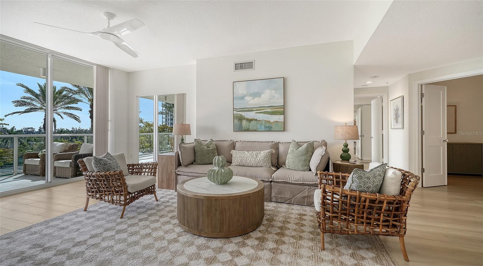 Image 18 of 54 For 1800 Benjamin Franklin Drive B308