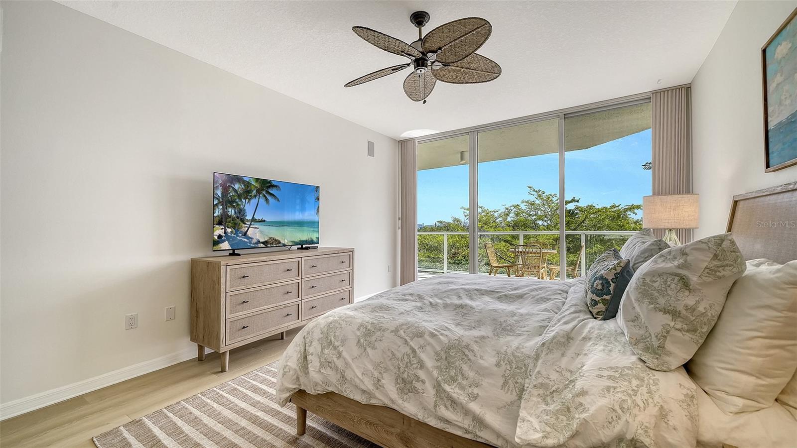 Image 23 of 54 For 1800 Benjamin Franklin Drive B308