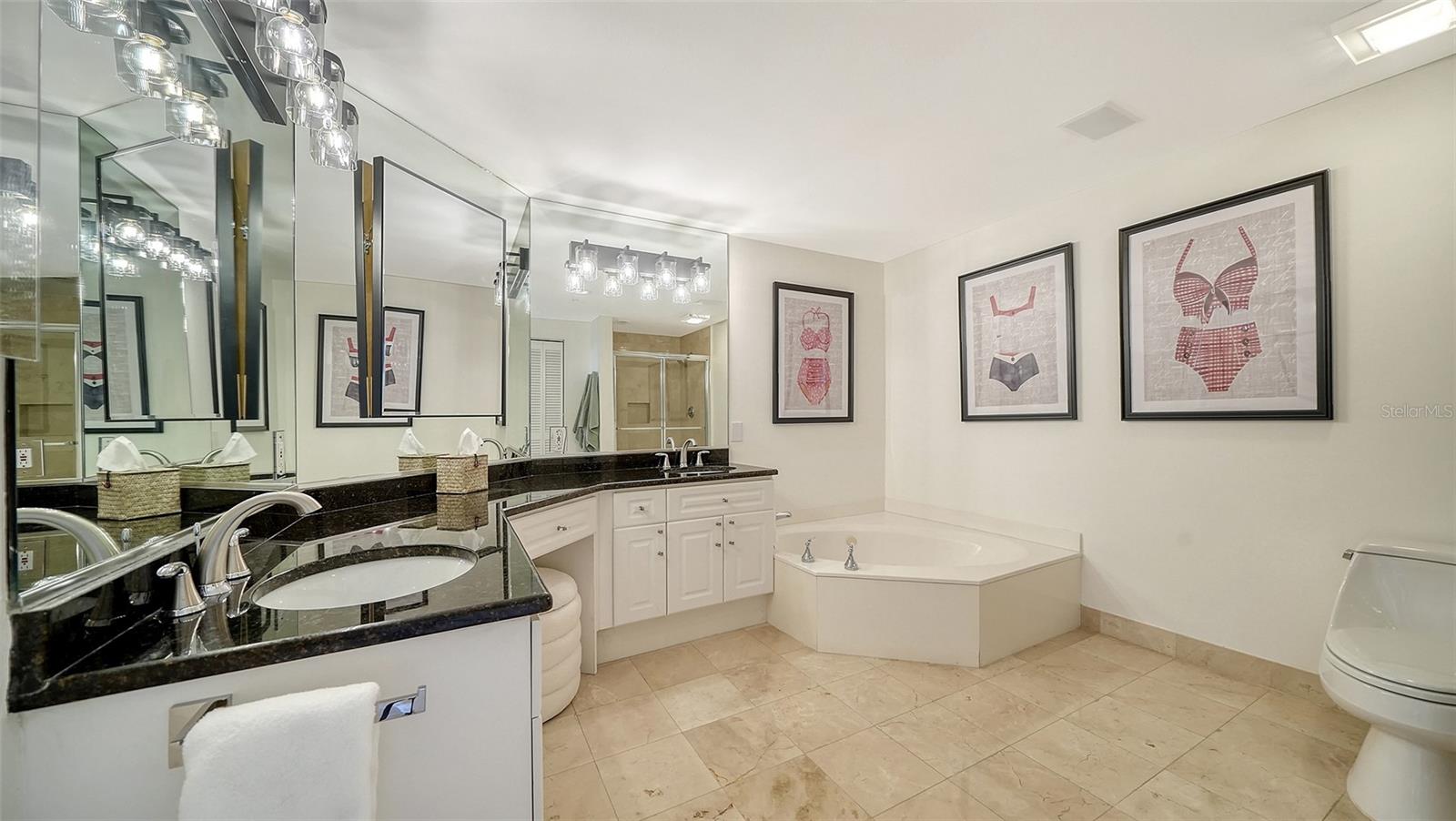 Image 25 of 54 For 1800 Benjamin Franklin Drive B308