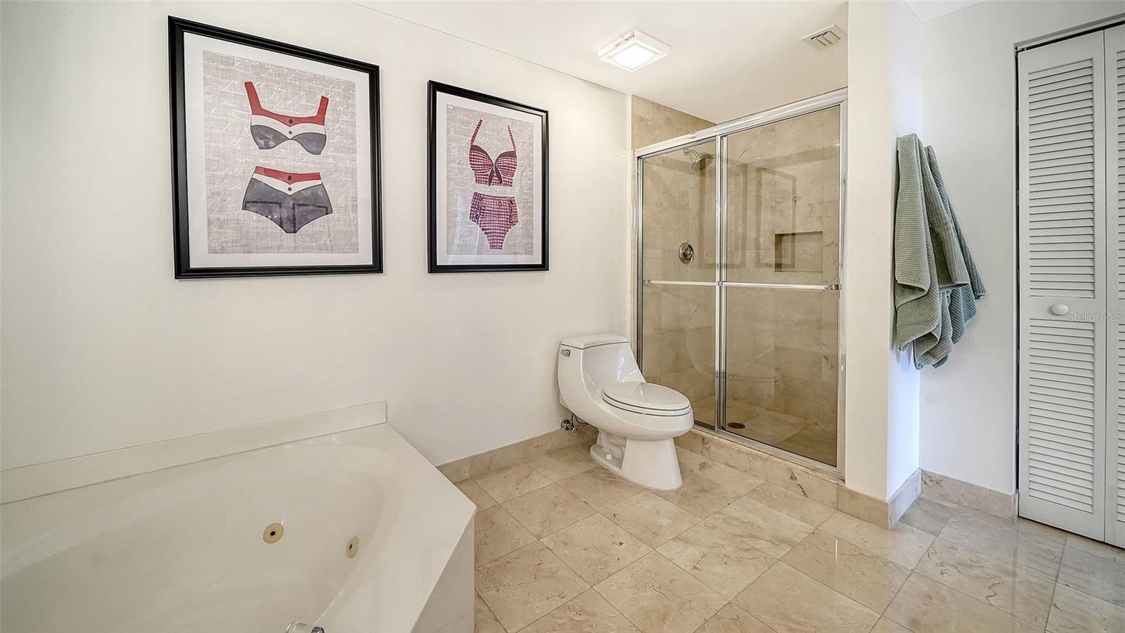 Image 26 of 54 For 1800 Benjamin Franklin Drive B308