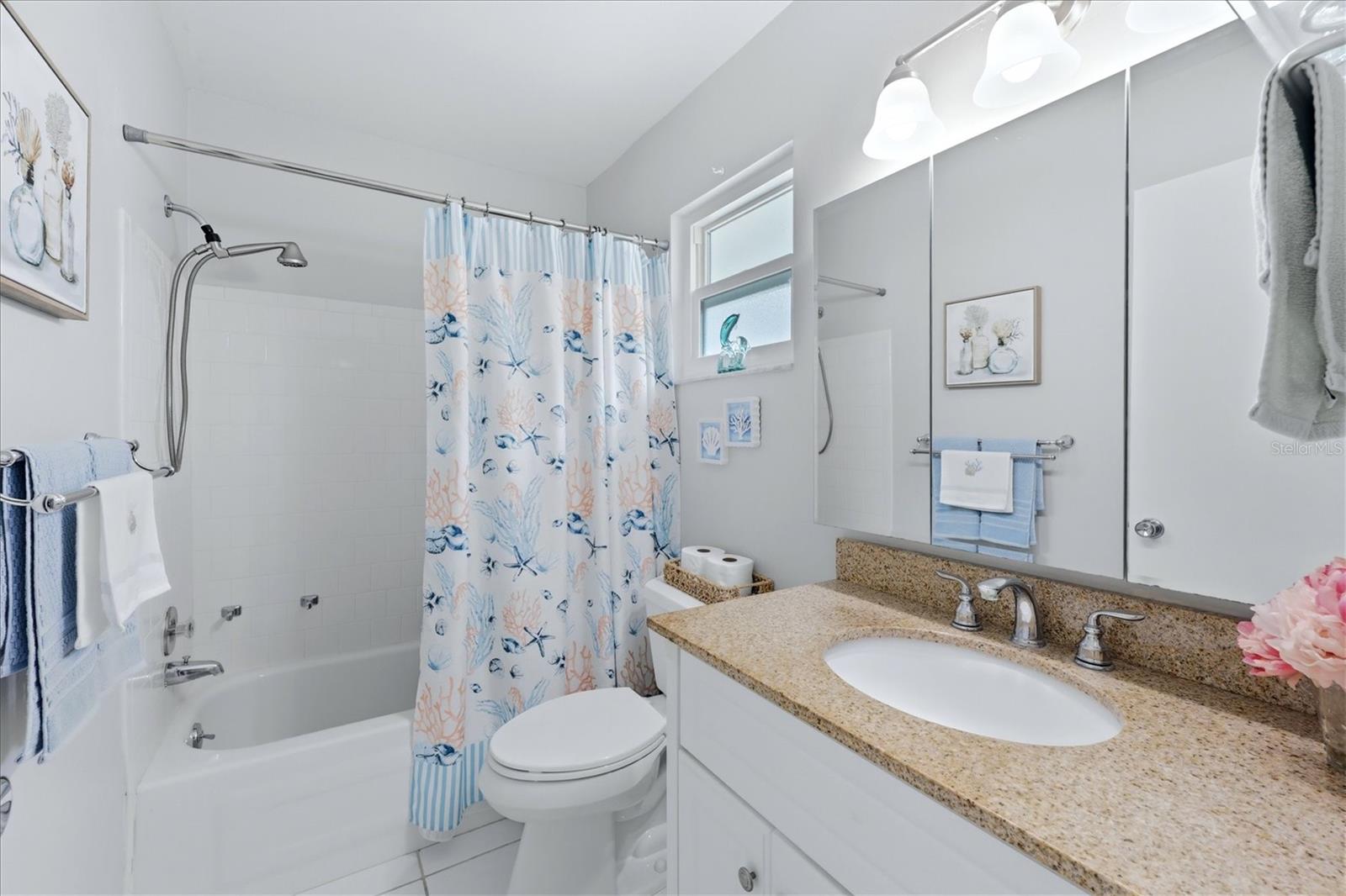 Image 21 of 41 For 1333 Glen Oaks Drive E 135