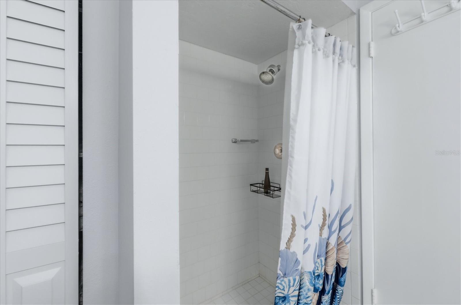 Image 23 of 41 For 1333 Glen Oaks Drive E 135