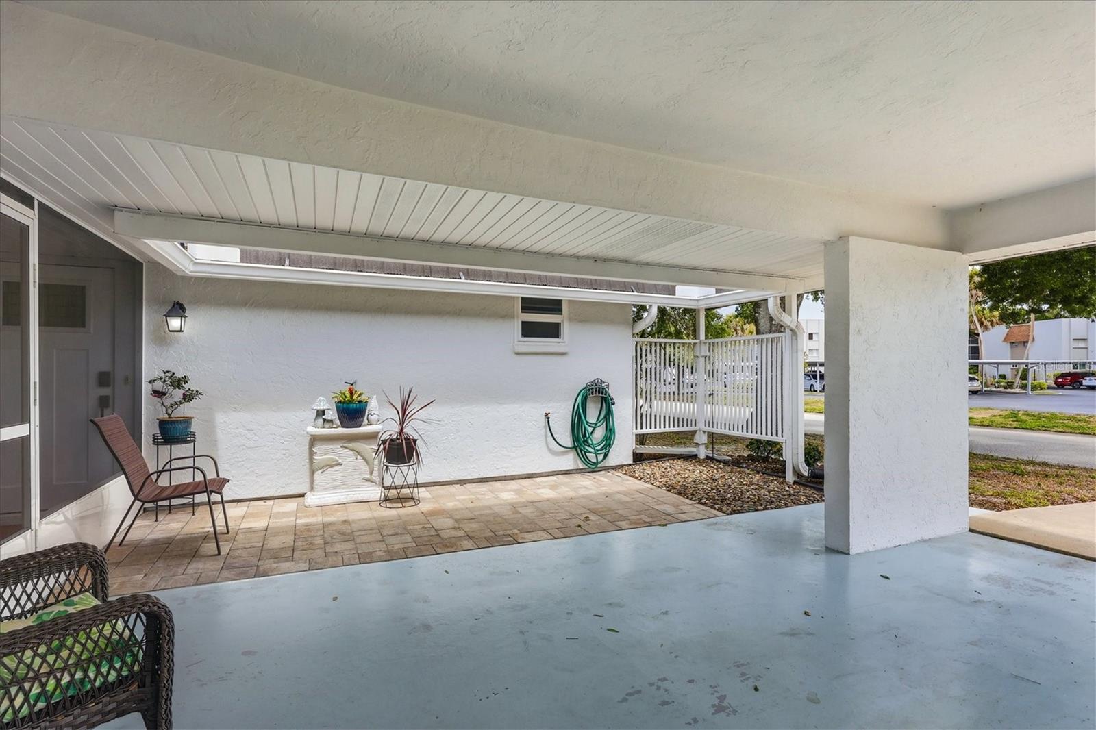 Image 25 of 41 For 1333 Glen Oaks Drive E 135