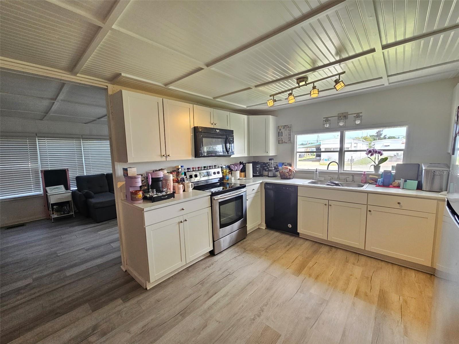 Image 8 of 14 For 321 4th Street W