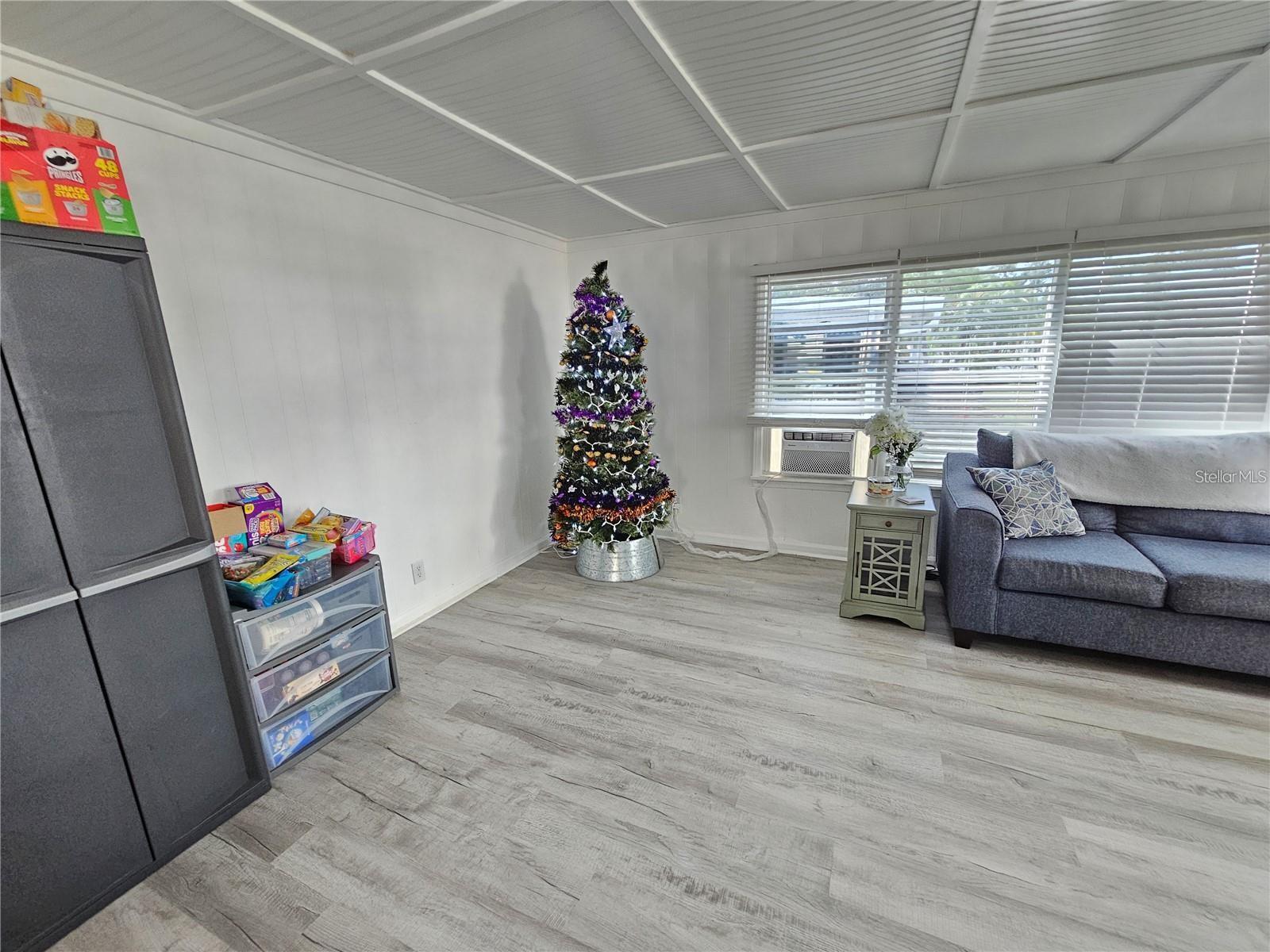 Image 9 of 14 For 321 4th Street W