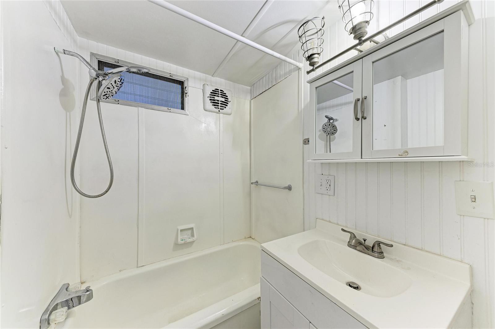 Image 21 of 38 For 709 50th Avenue Terrace W