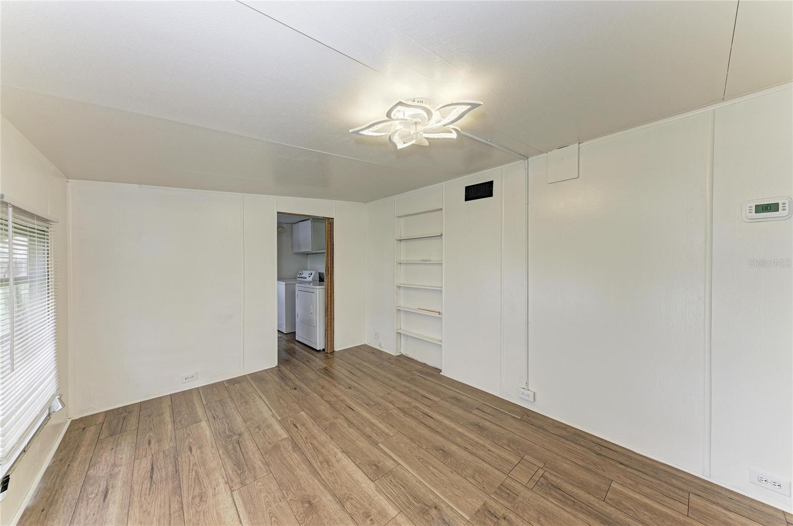 Image 23 of 38 For 709 50th Avenue Terrace W