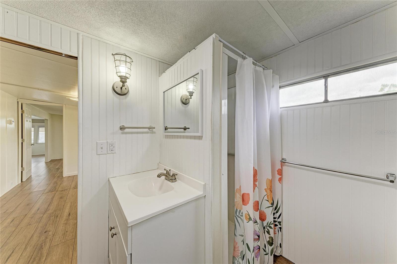 Image 25 of 38 For 709 50th Avenue Terrace W