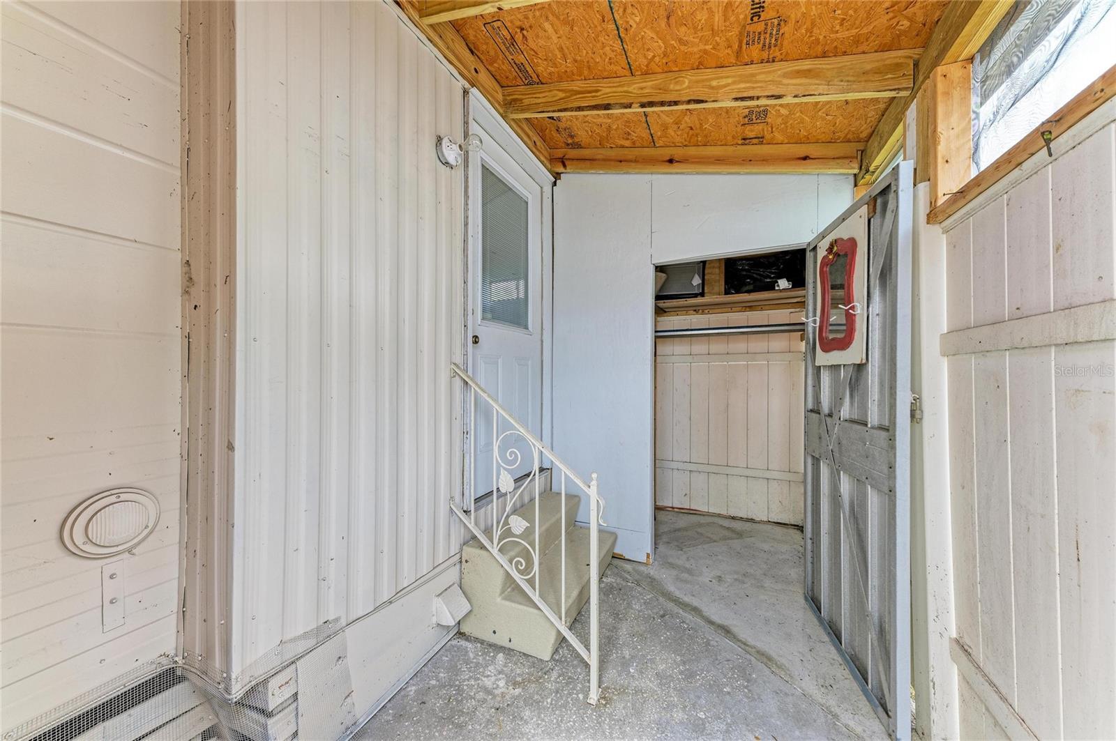 Image 28 of 38 For 709 50th Avenue Terrace W