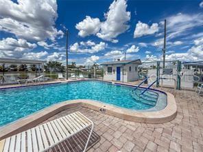 Image 32 of 38 For 709 50th Avenue Terrace W