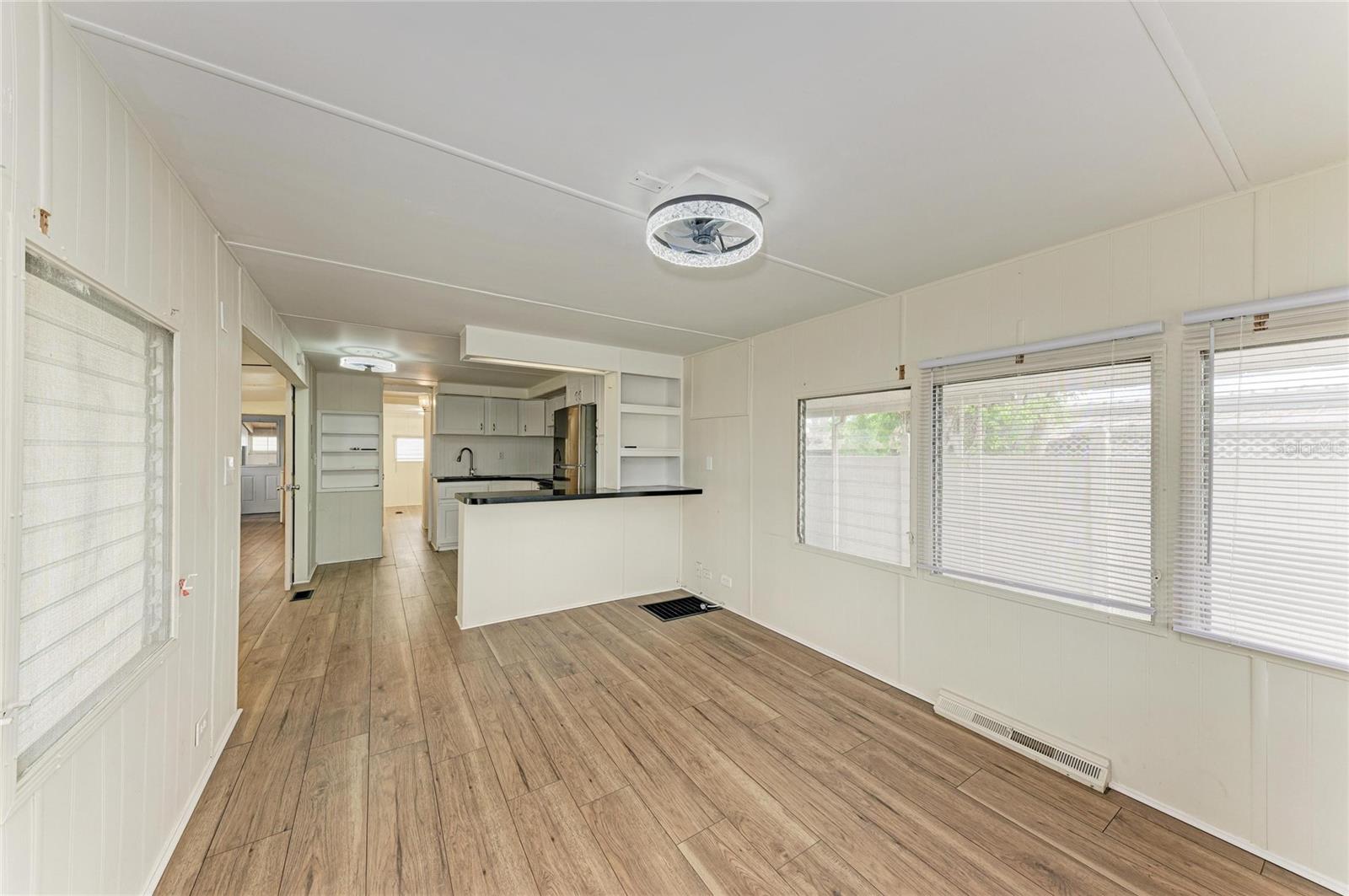 Image 8 of 38 For 709 50th Avenue Terrace W