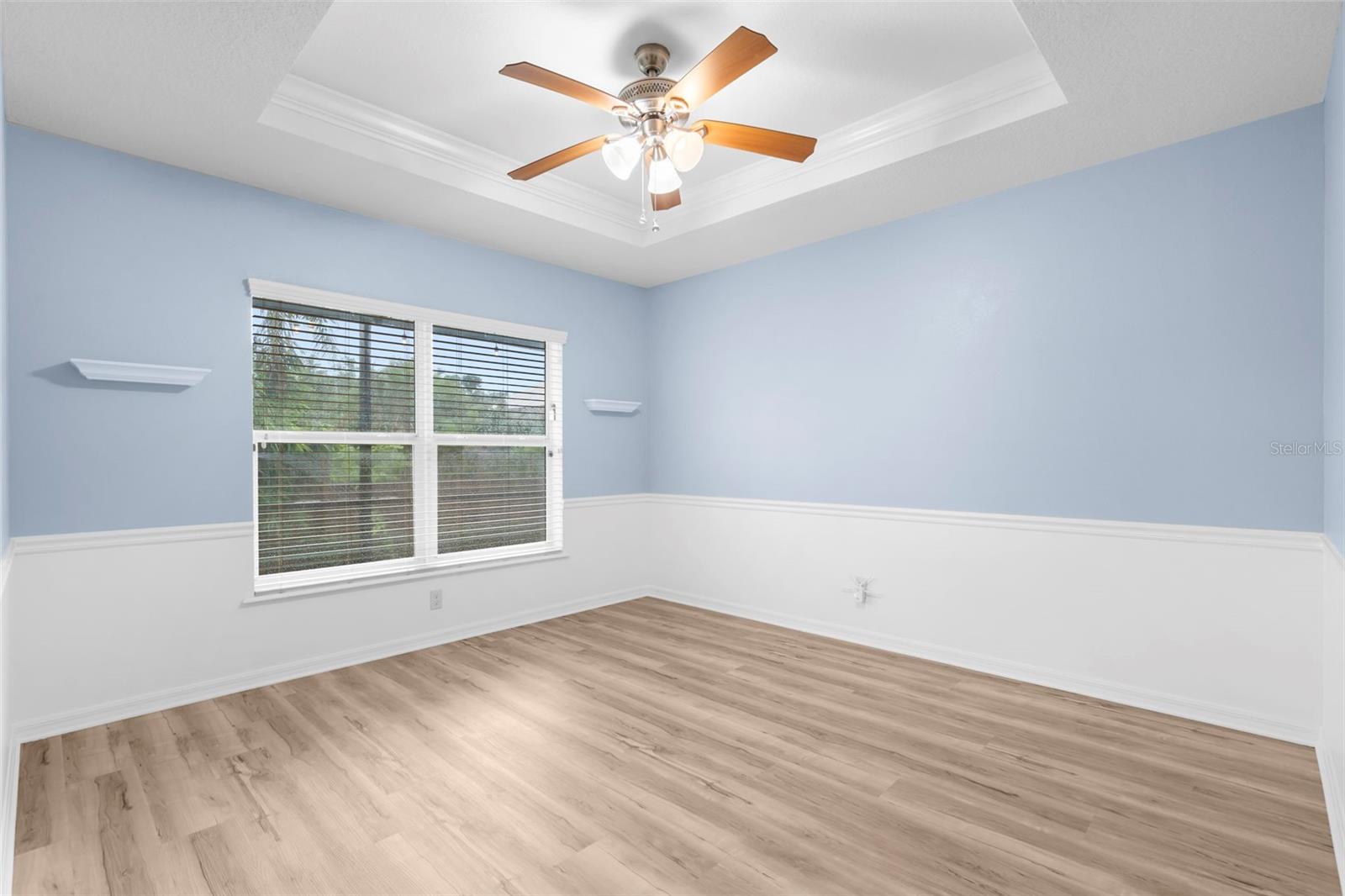 Image 20 of 52 For 947 Seneca Road