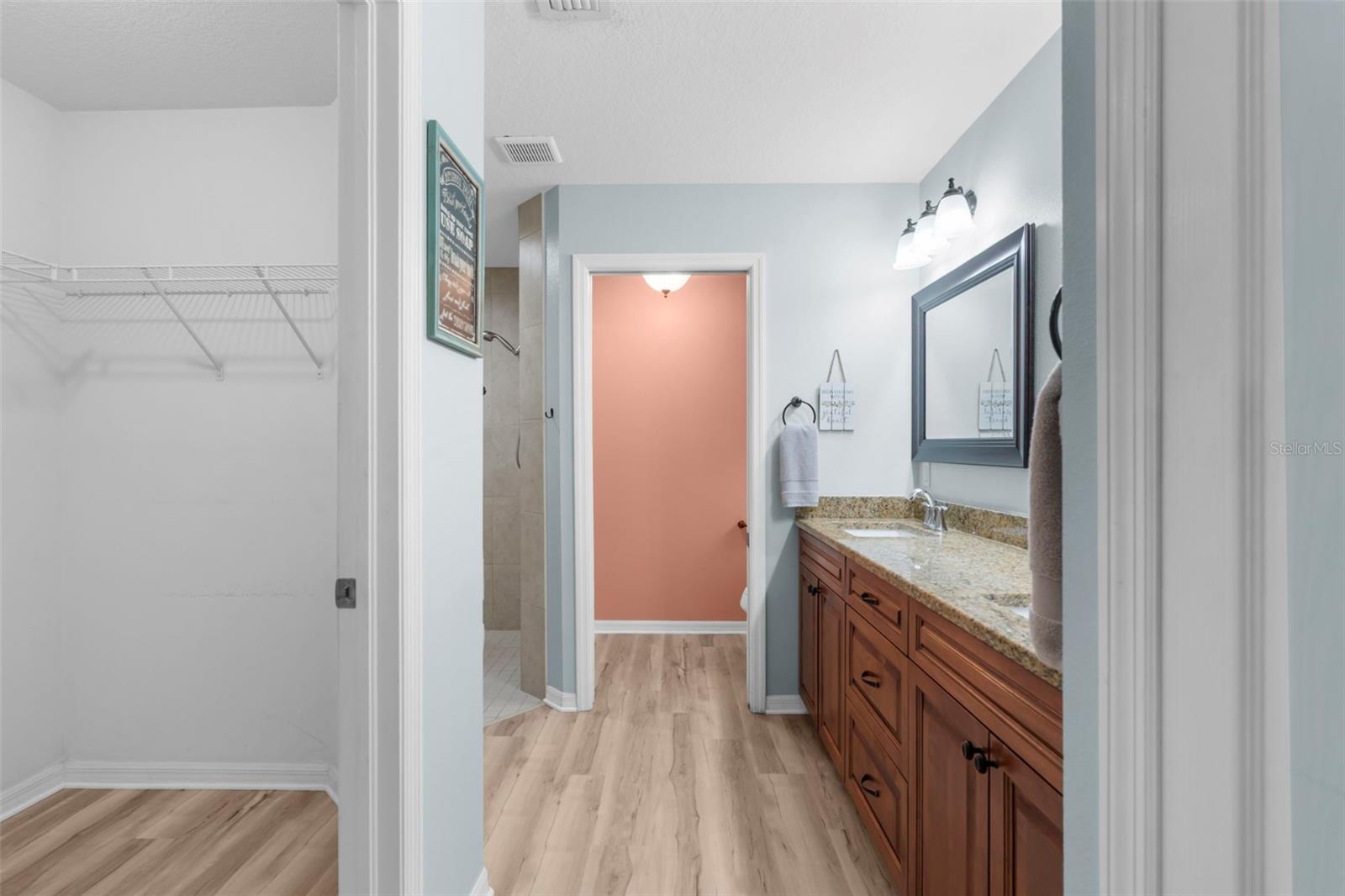 Image 25 of 52 For 947 Seneca Road