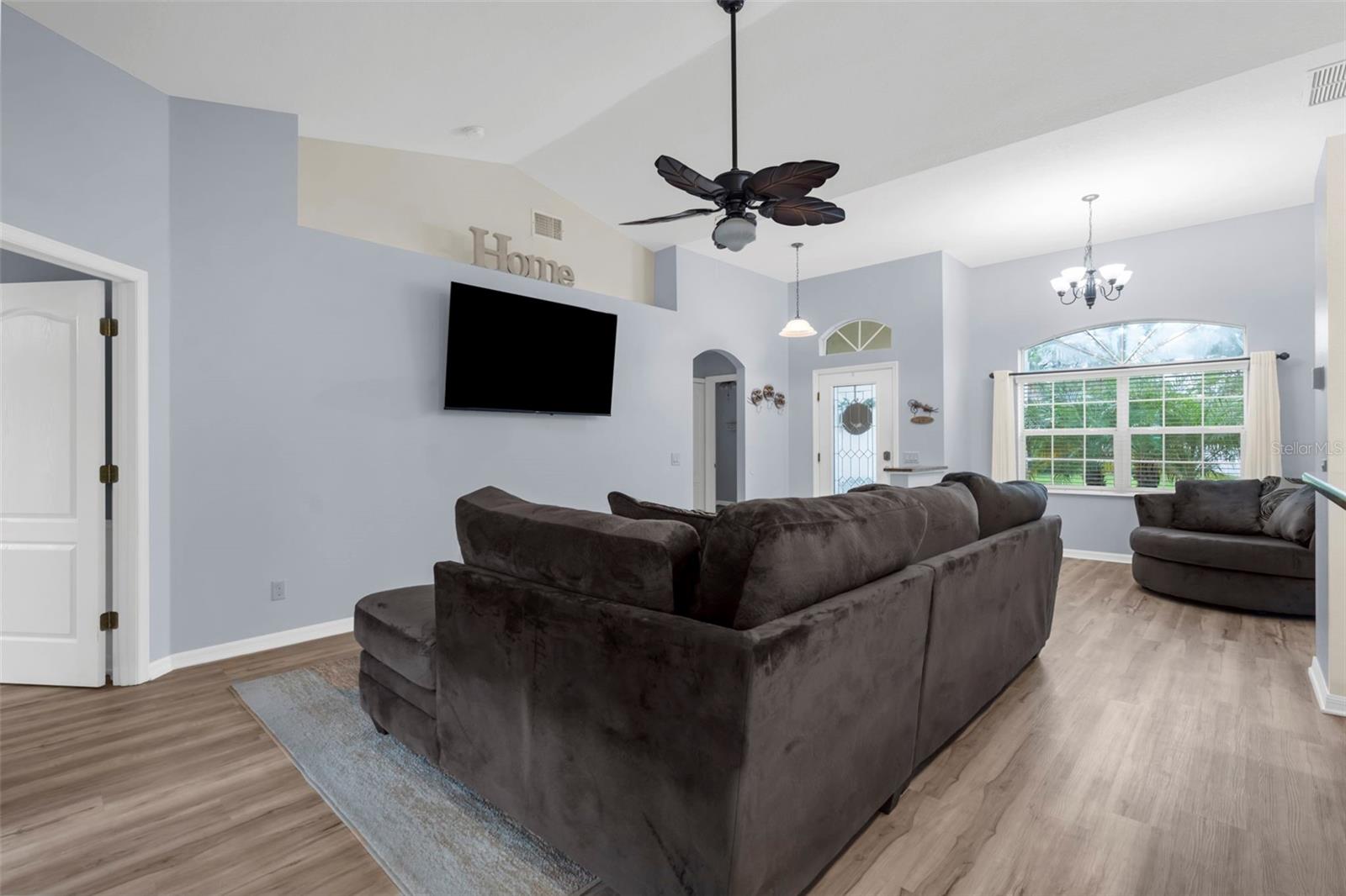 Image 3 of 52 For 947 Seneca Road