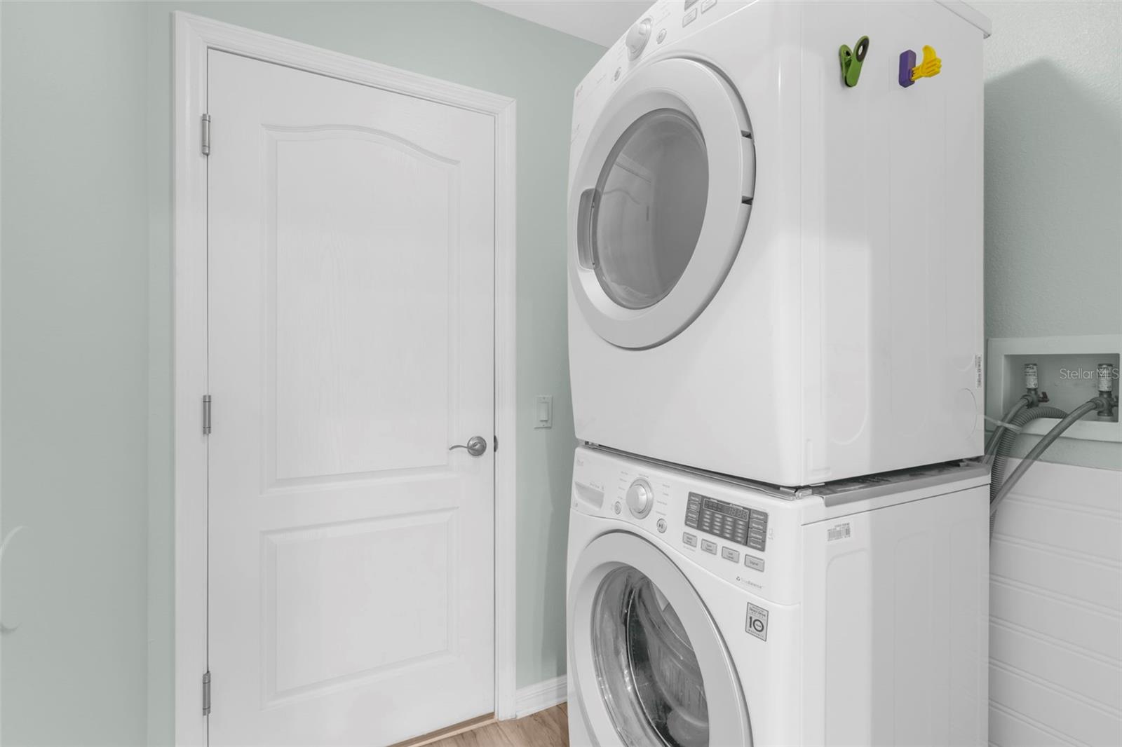 Image 30 of 52 For 947 Seneca Road