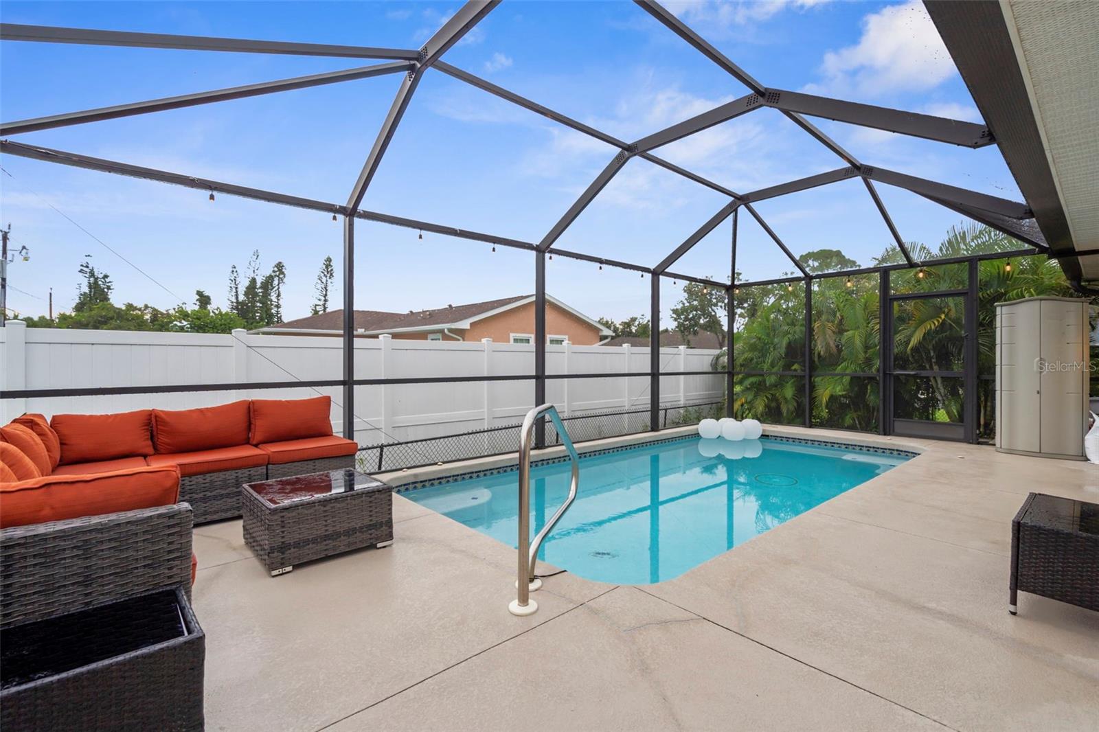 Image 33 of 52 For 947 Seneca Road