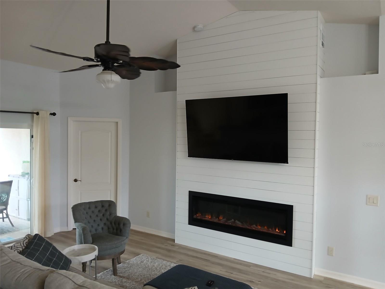 Image 4 of 52 For 947 Seneca Road