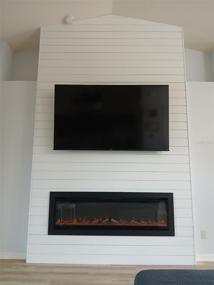 Image 5 of 52 For 947 Seneca Road