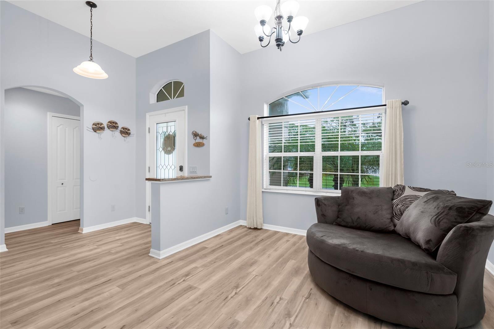 Image 51 of 52 For 947 Seneca Road