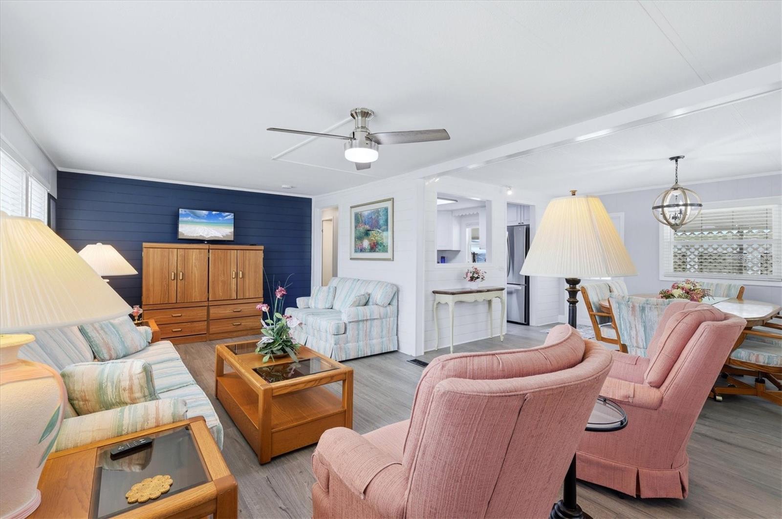 Image 4 of 47 For 1205 45th Avenue Drive E