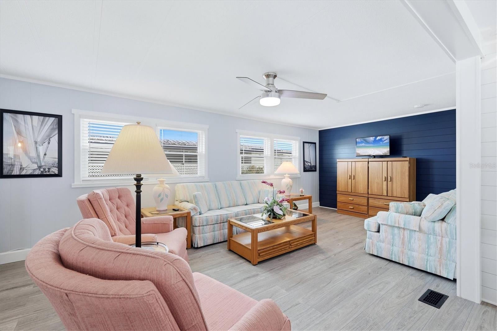 Image 5 of 47 For 1205 45th Avenue Drive E