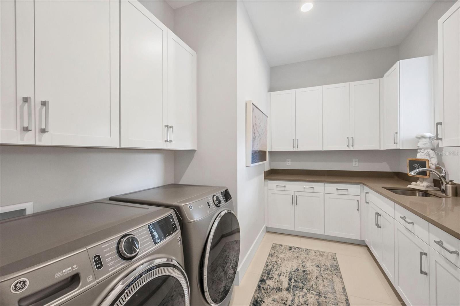 Image 45 of 92 For 16925 Clearlake Avenue
