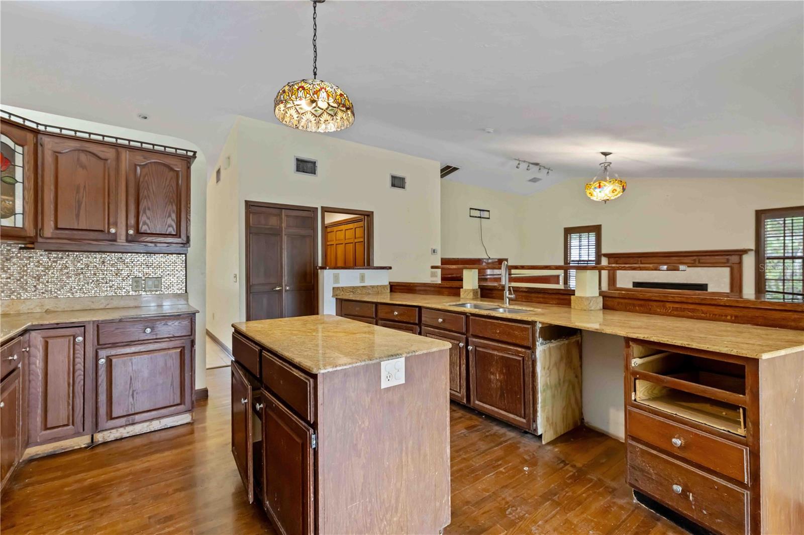 Image 35 of 62 For 7535 Castle Drive