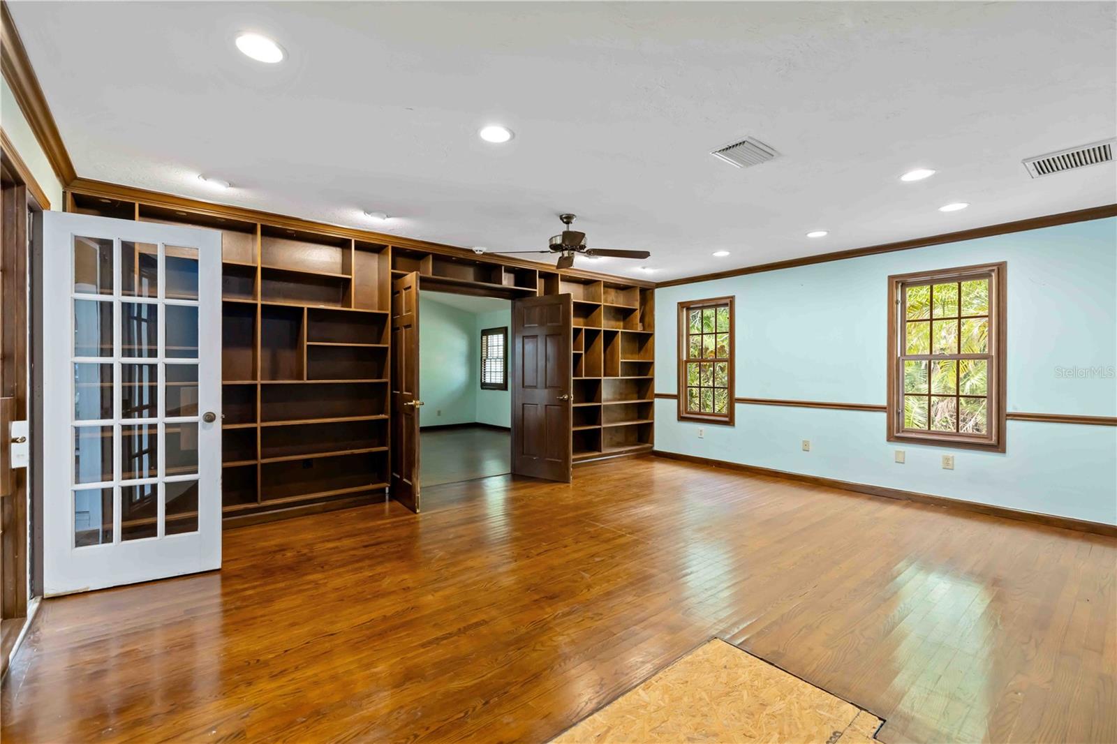 Image 43 of 62 For 7535 Castle Drive