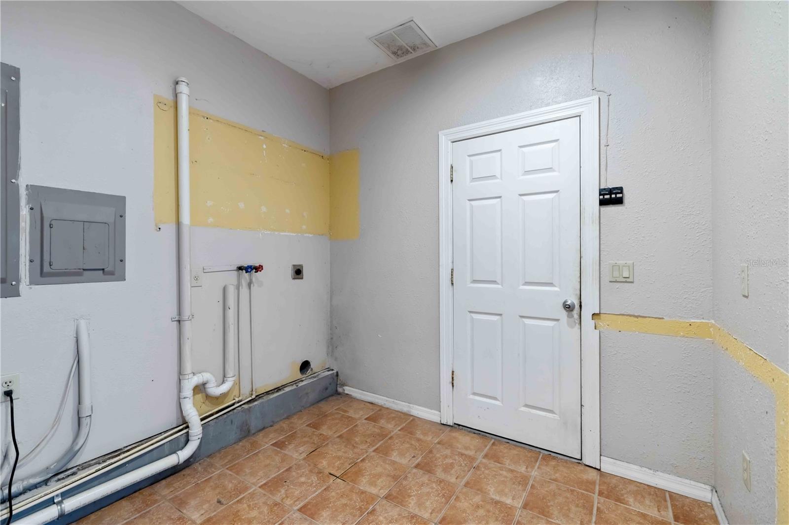 Image 50 of 62 For 7535 Castle Drive