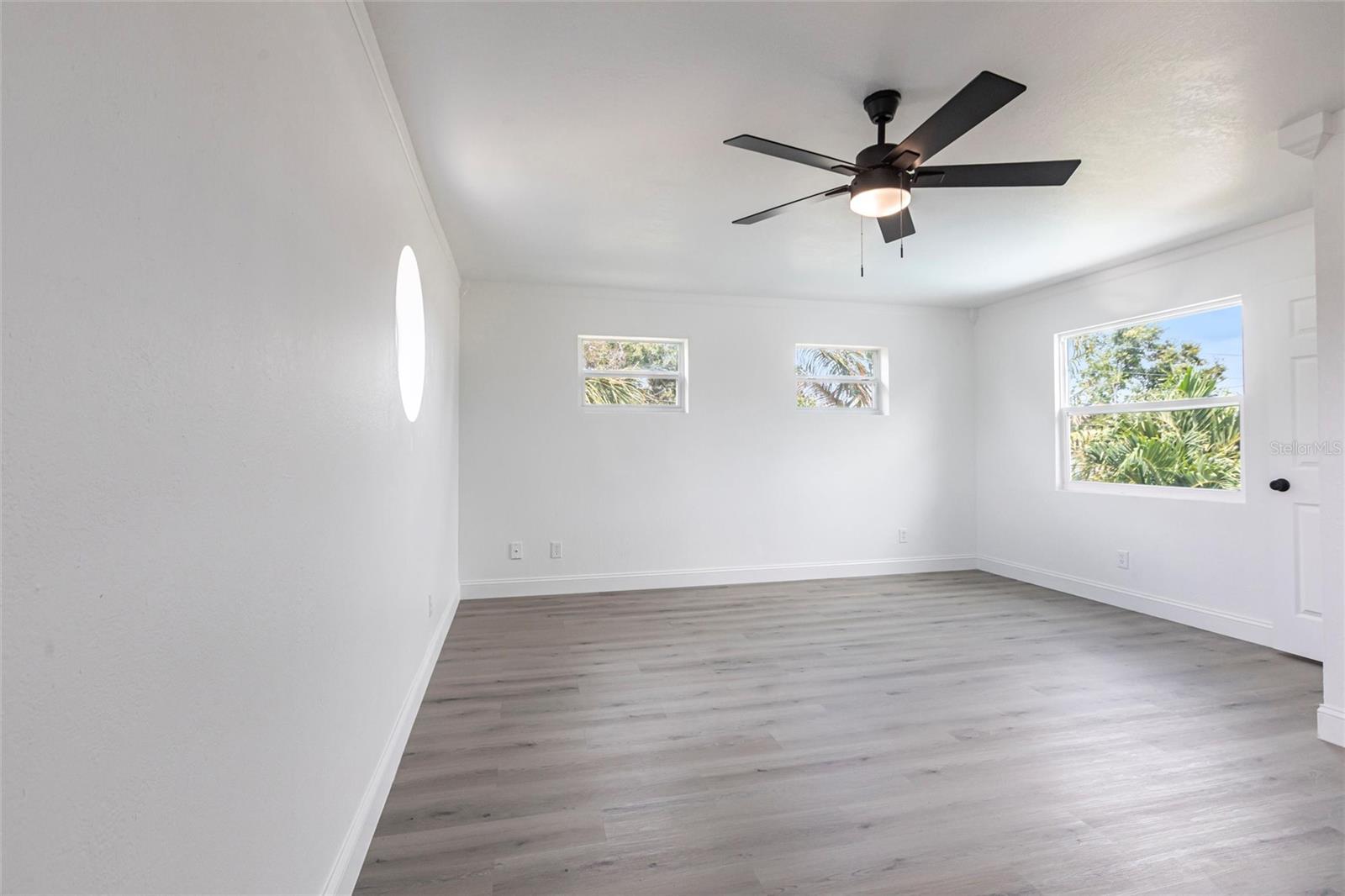 Image 15 of 34 For 6119 19th Avenue N