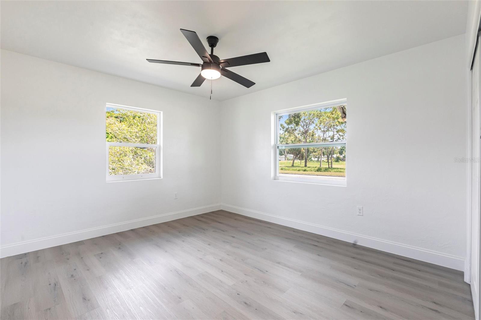 Image 19 of 34 For 6119 19th Avenue N