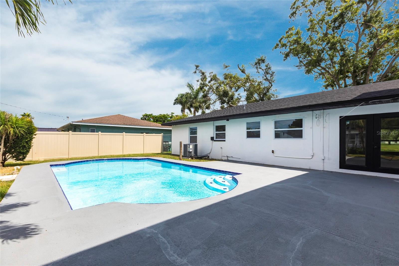 Image 4 of 34 For 6119 19th Avenue N