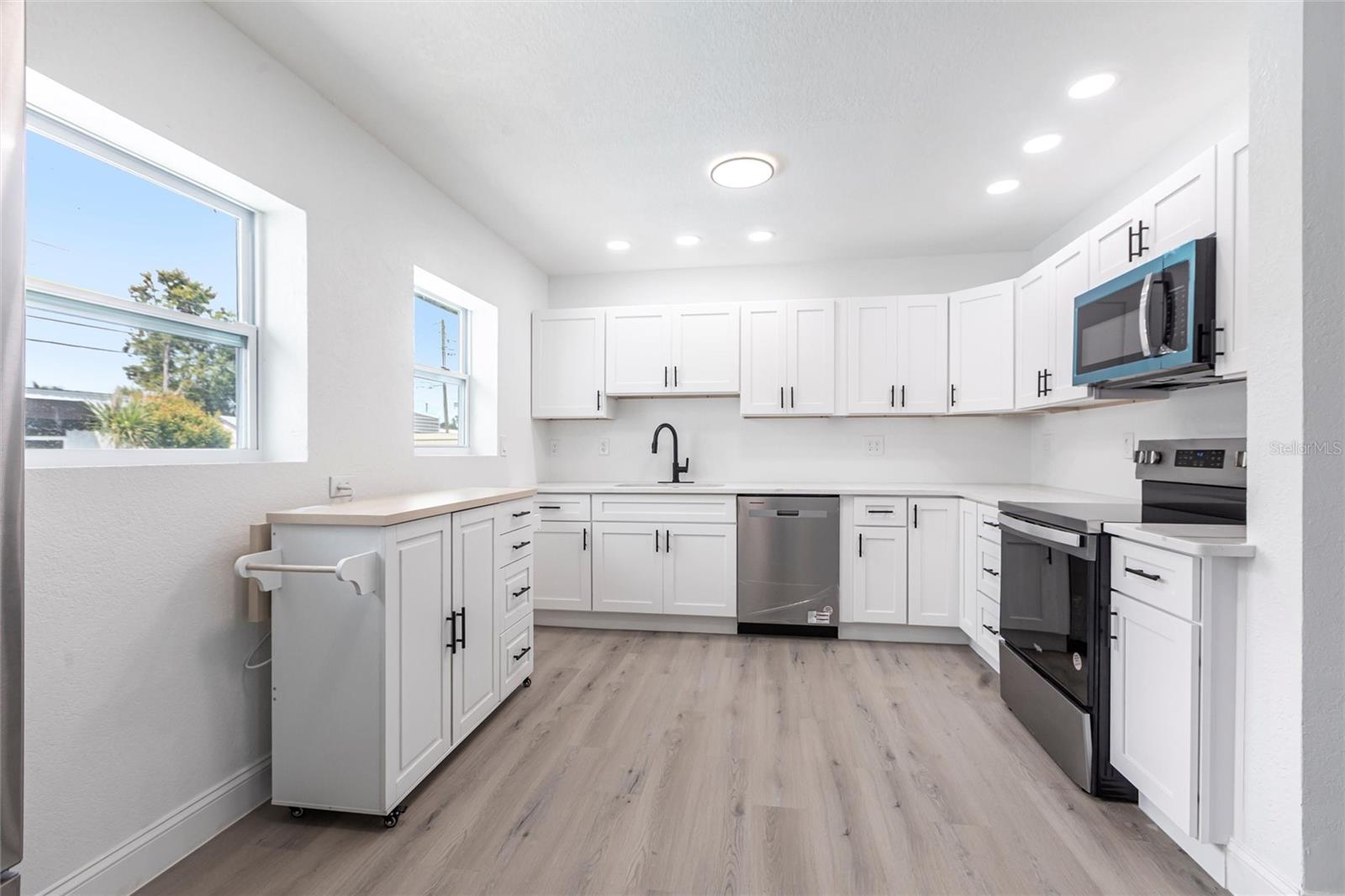 Image 5 of 34 For 6119 19th Avenue N