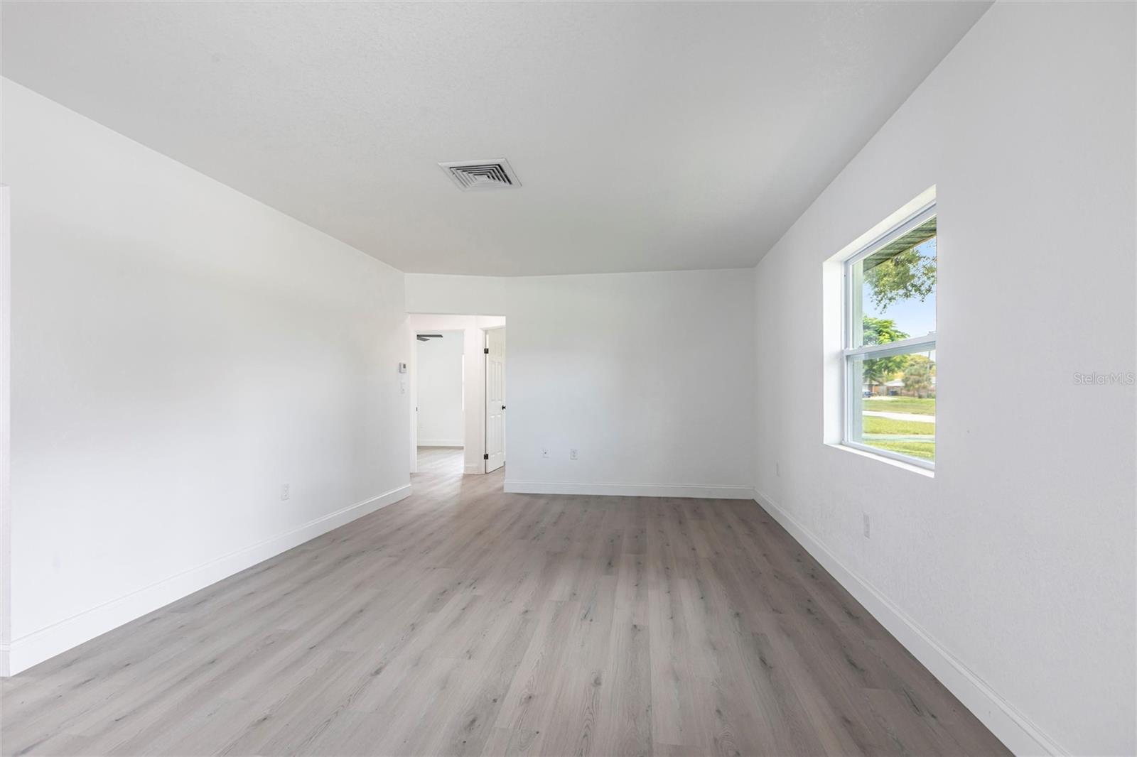 Image 7 of 34 For 6119 19th Avenue N