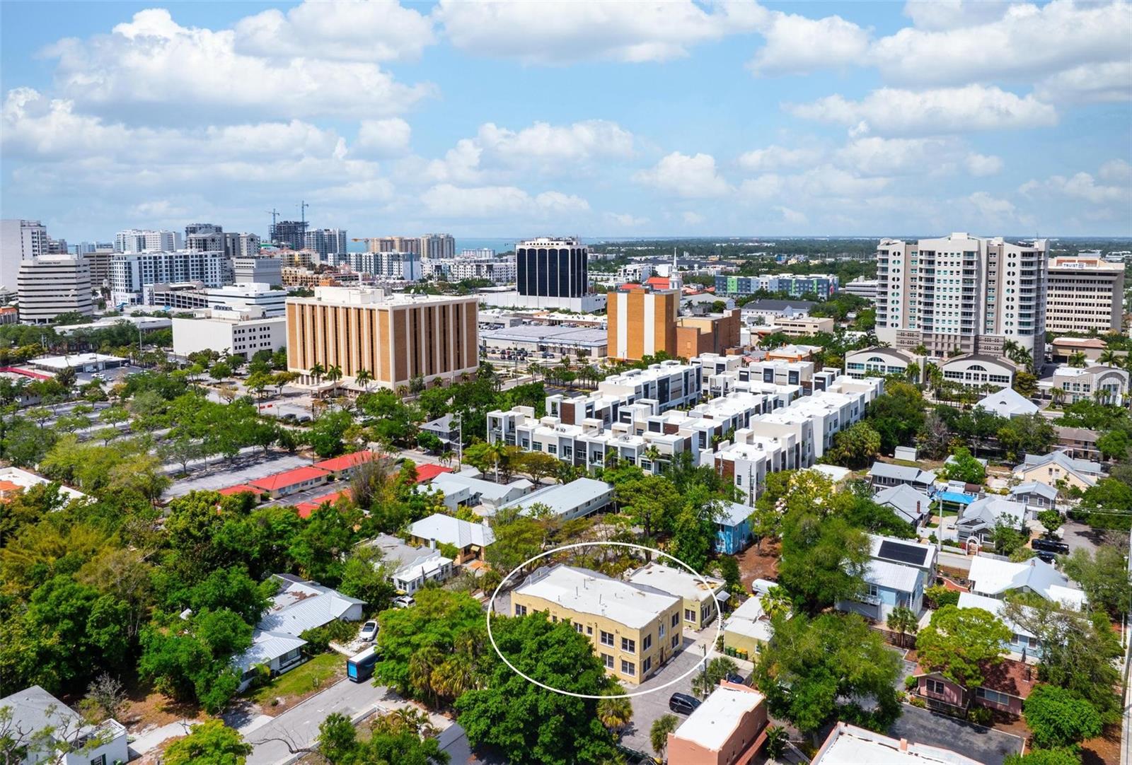 Image 18 of 18 For 325 Ohio Place 3