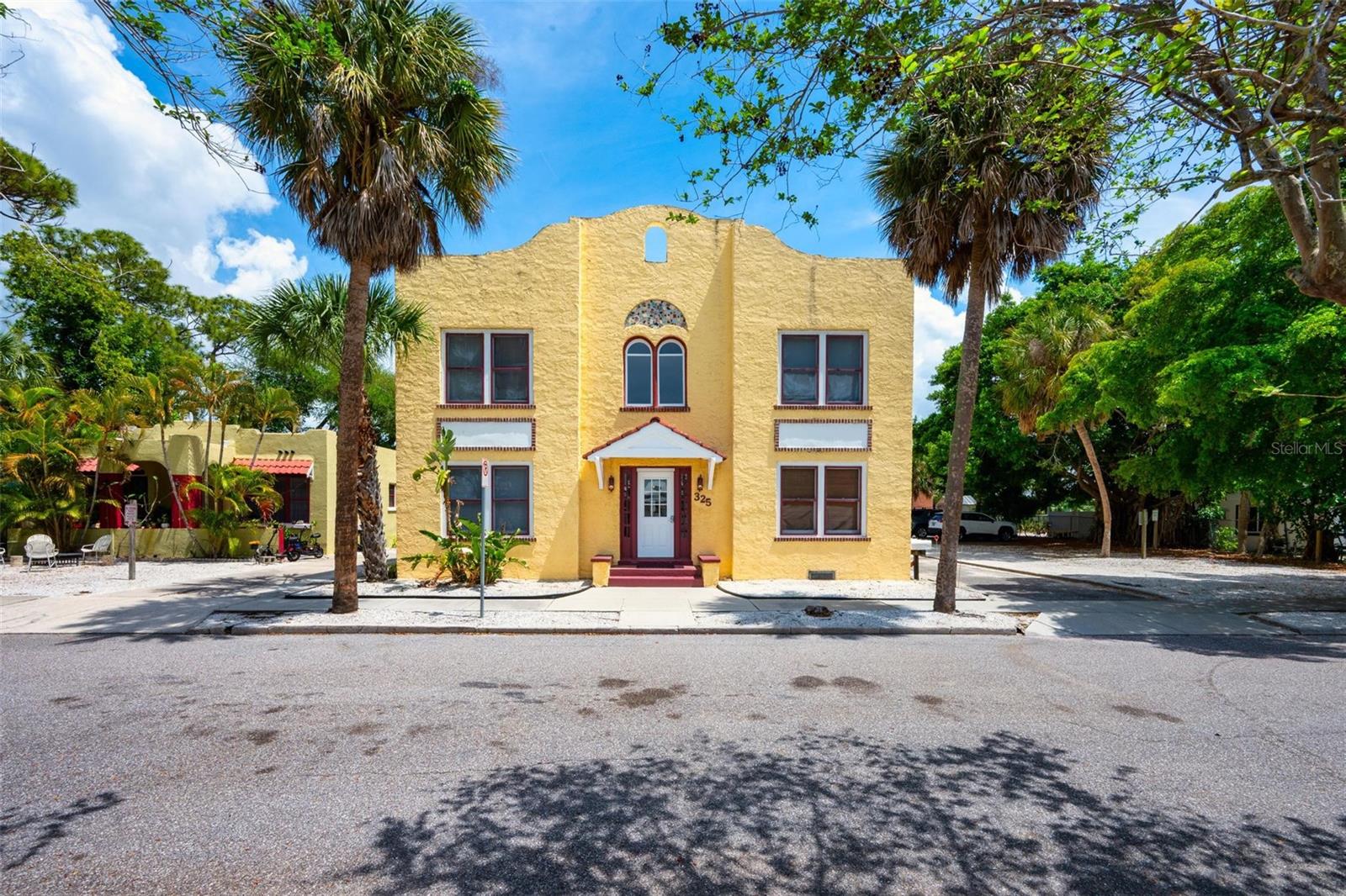 Image 2 of 18 For 325 Ohio Place 3