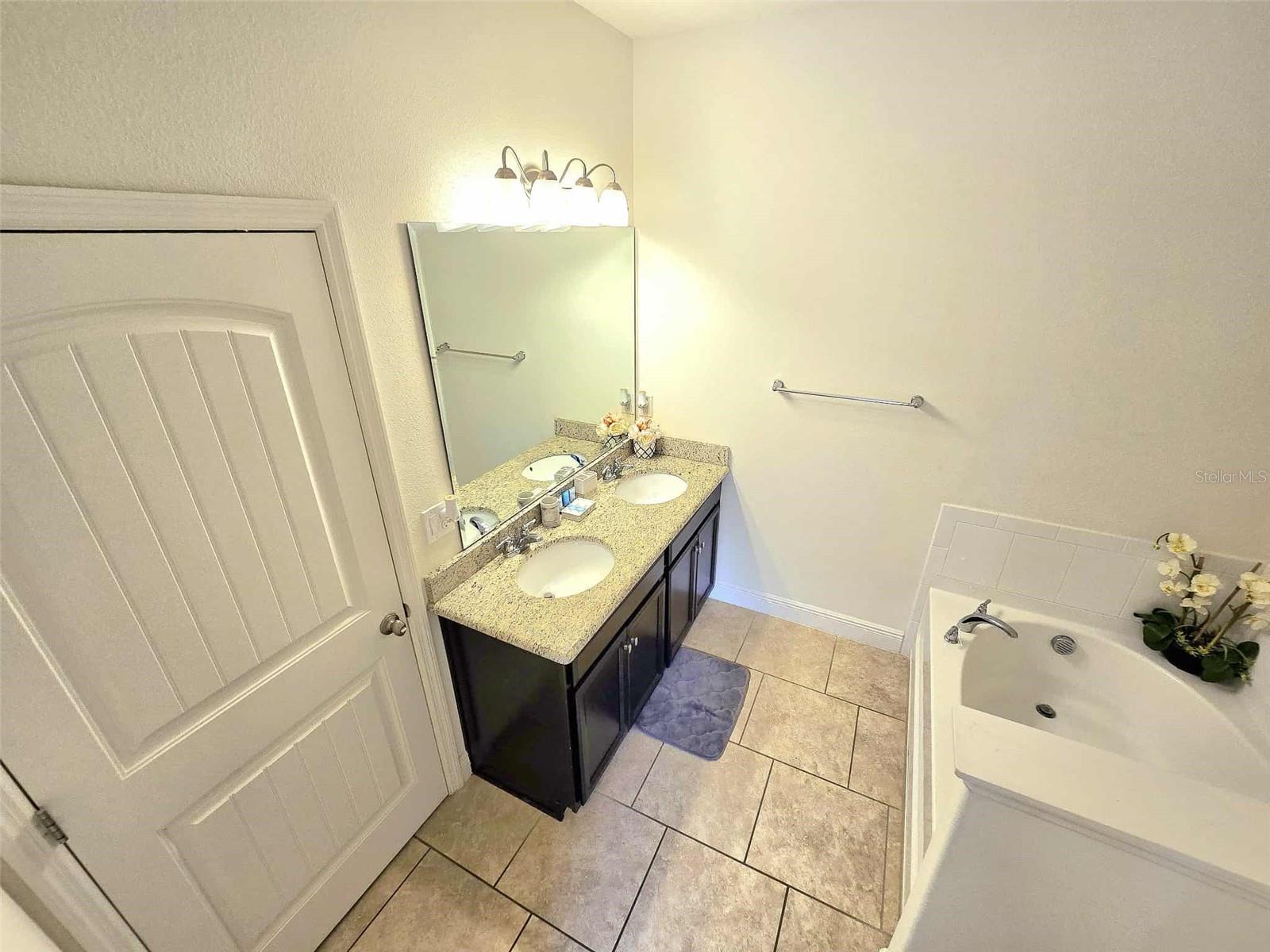 Image 23 of 47 For 5243 Wildwood Way