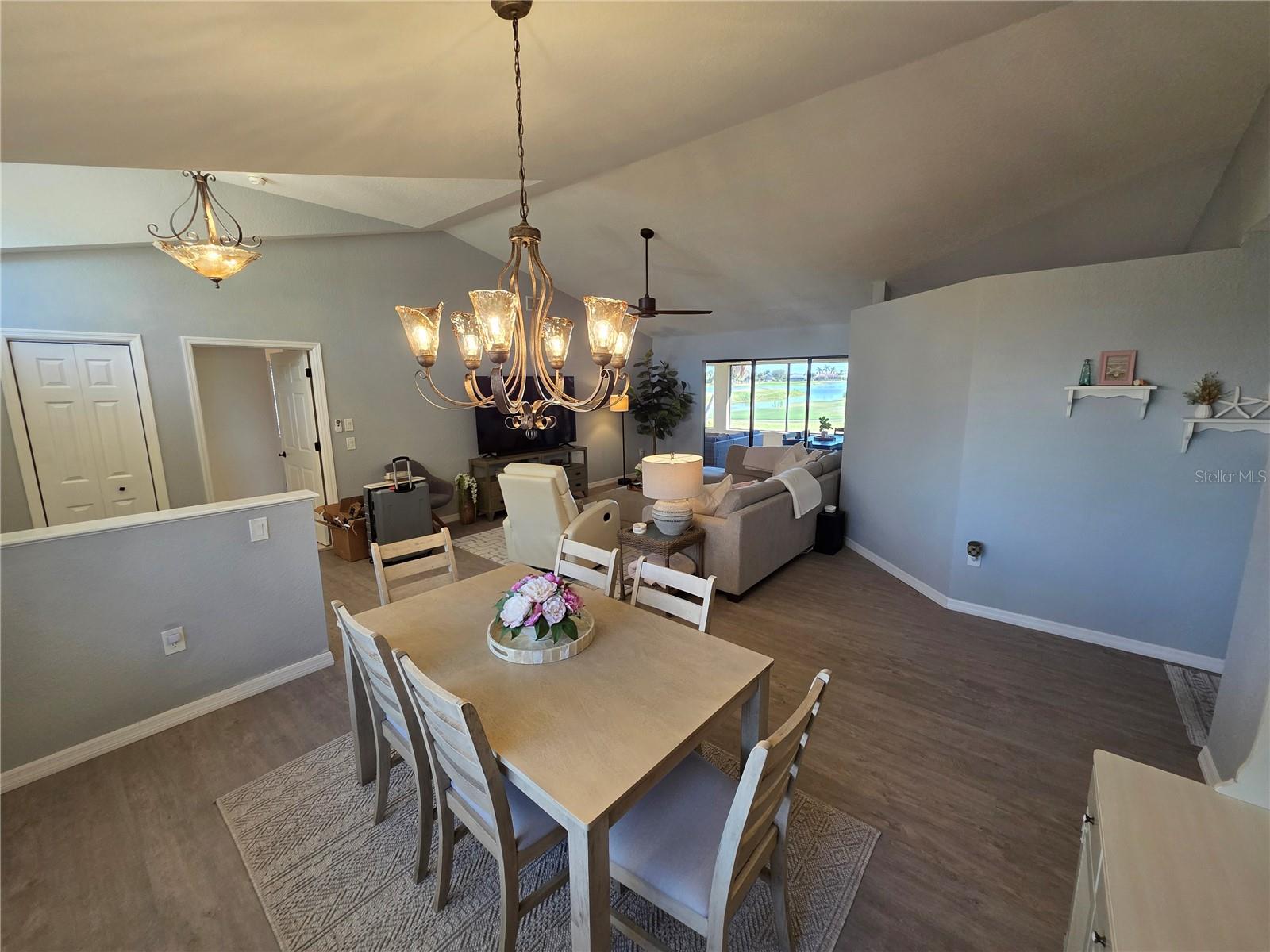 Image 14 of 33 For 13 Seaward Circle