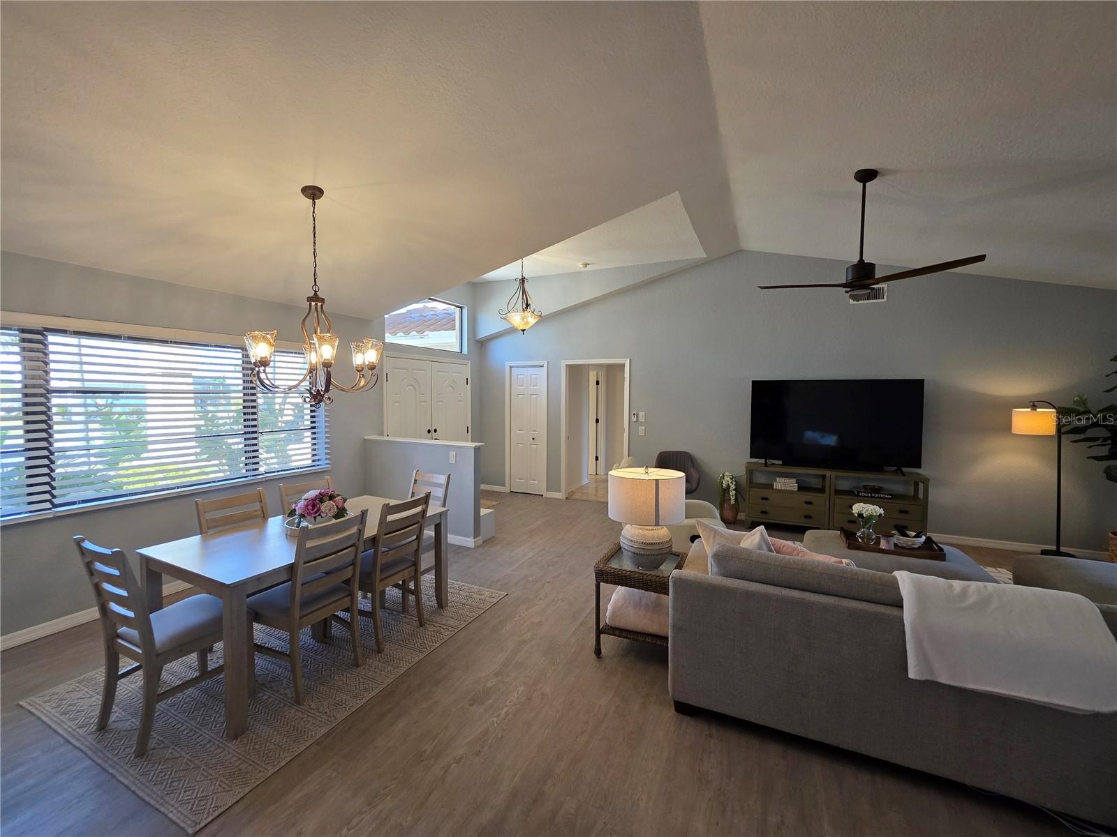 Image 15 of 33 For 13 Seaward Circle