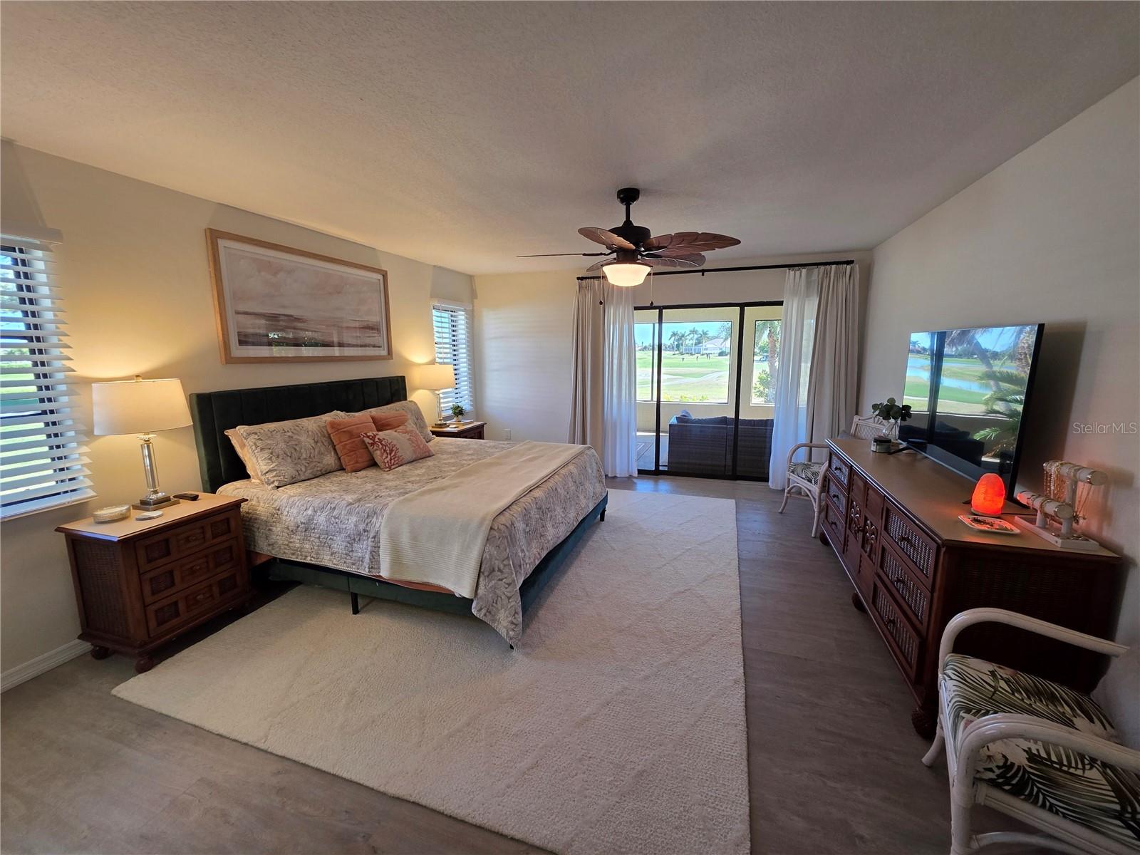 Image 16 of 33 For 13 Seaward Circle