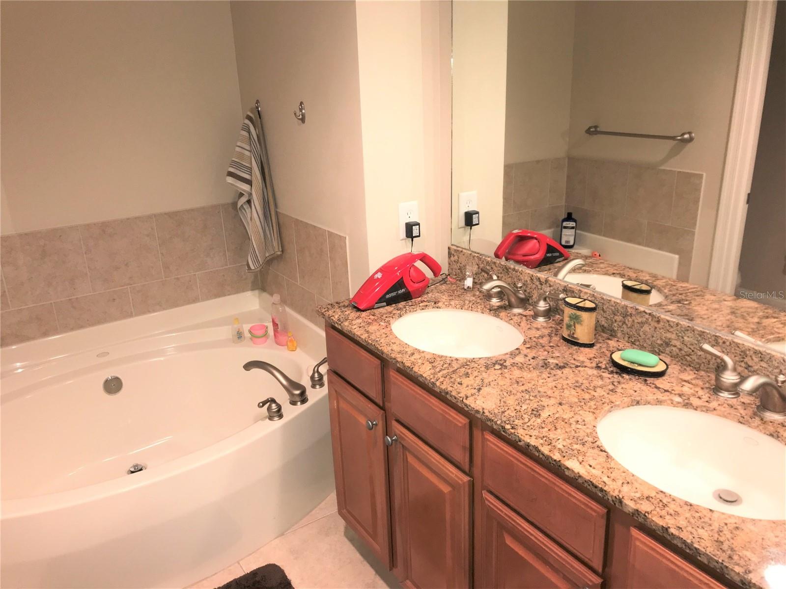 Image 11 of 29 For 808 3rd Avenue W 509