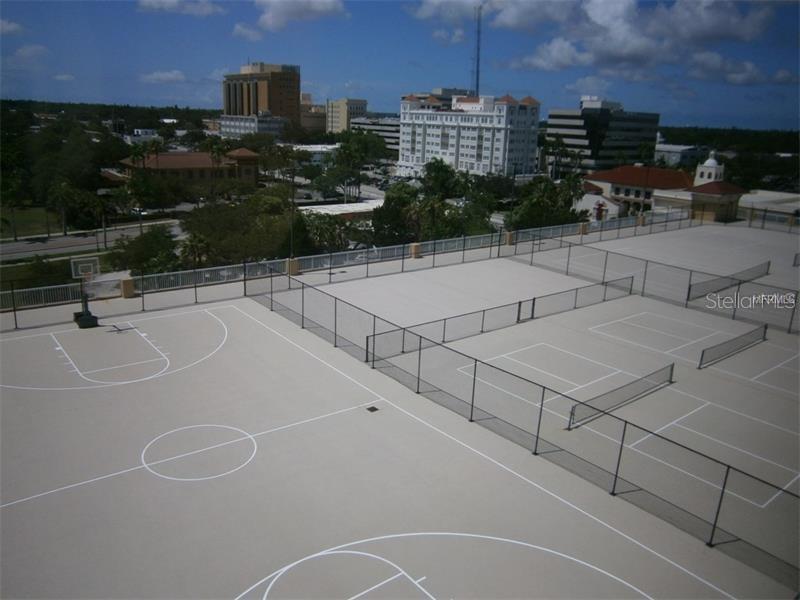 Image 26 of 29 For 808 3rd Avenue W 509