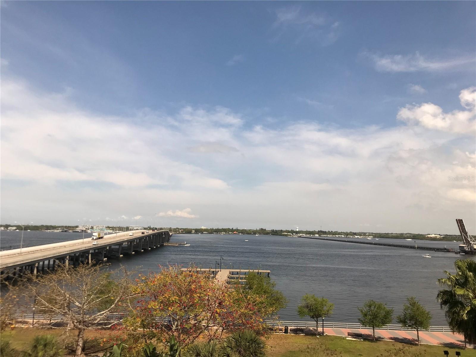 Image 8 of 29 For 808 3rd Avenue W 509