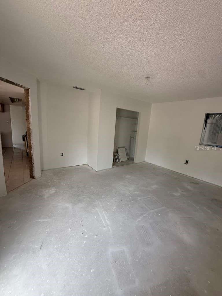 Image 19 of 40 For 8035 Laurel Vista Loop