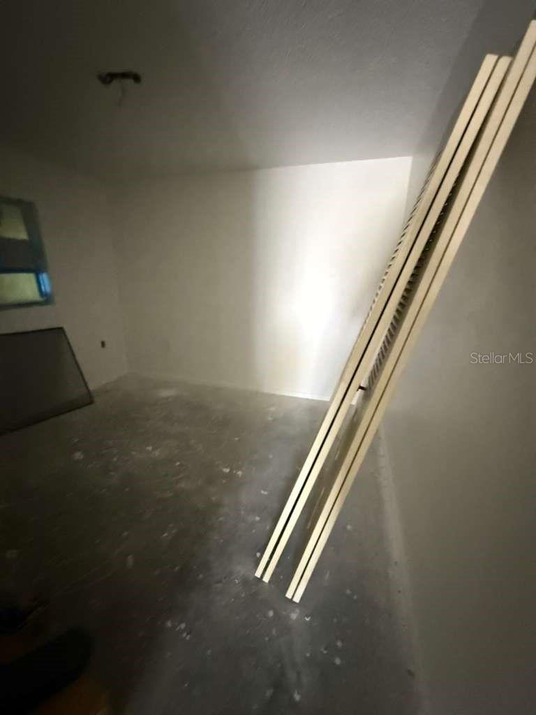 Image 20 of 40 For 8035 Laurel Vista Loop