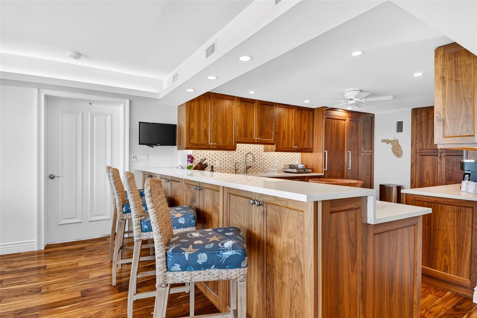 Image 12 of 38 For 4708 Ocean Boulevard E4