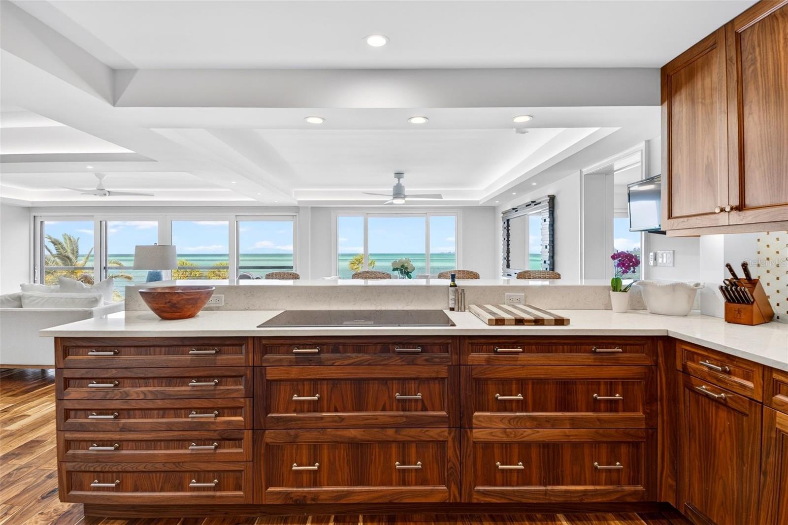 Image 14 of 38 For 4708 Ocean Boulevard E4